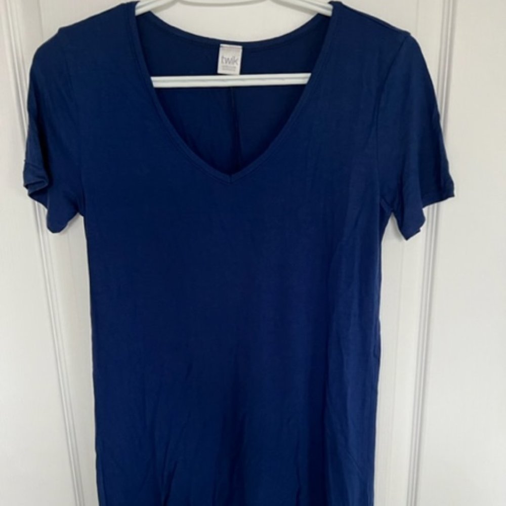 Blue V-neck short sleeve tunic
